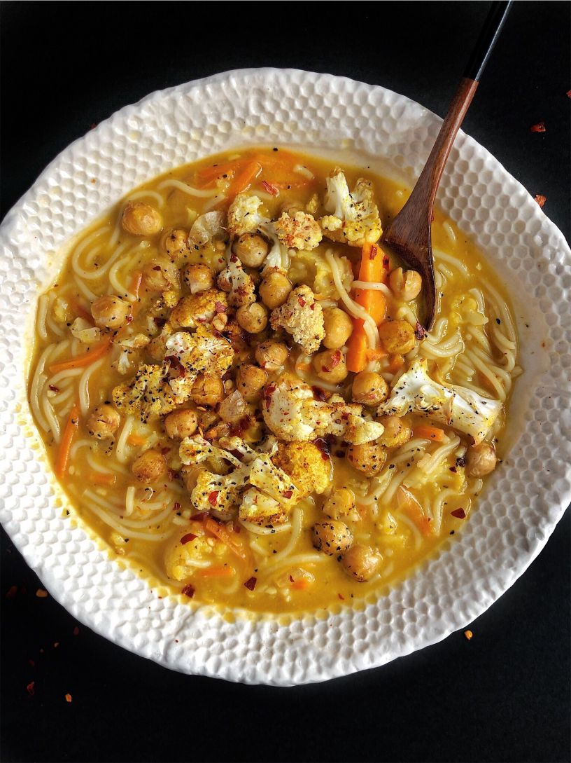 imagen de sopa-de-coliflor-garbanzo-y-curry /  image